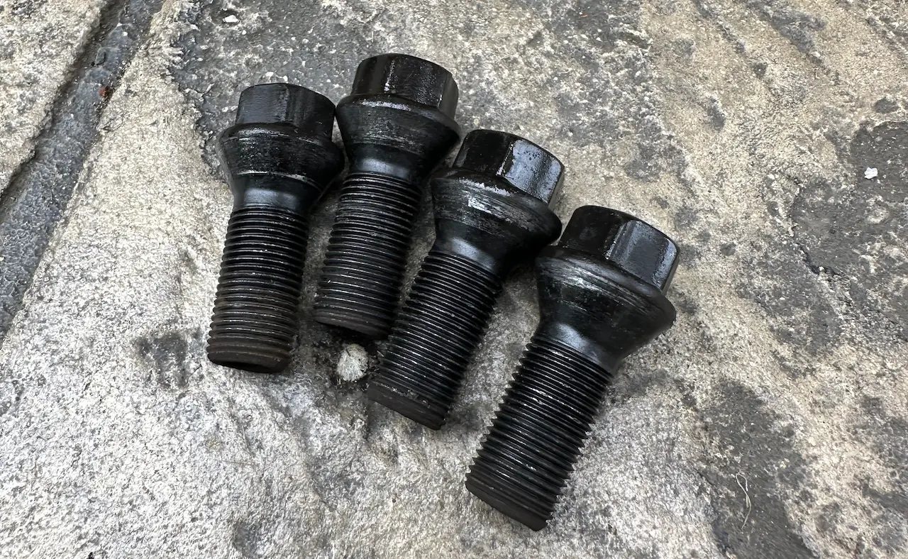 BMWのホールボルト